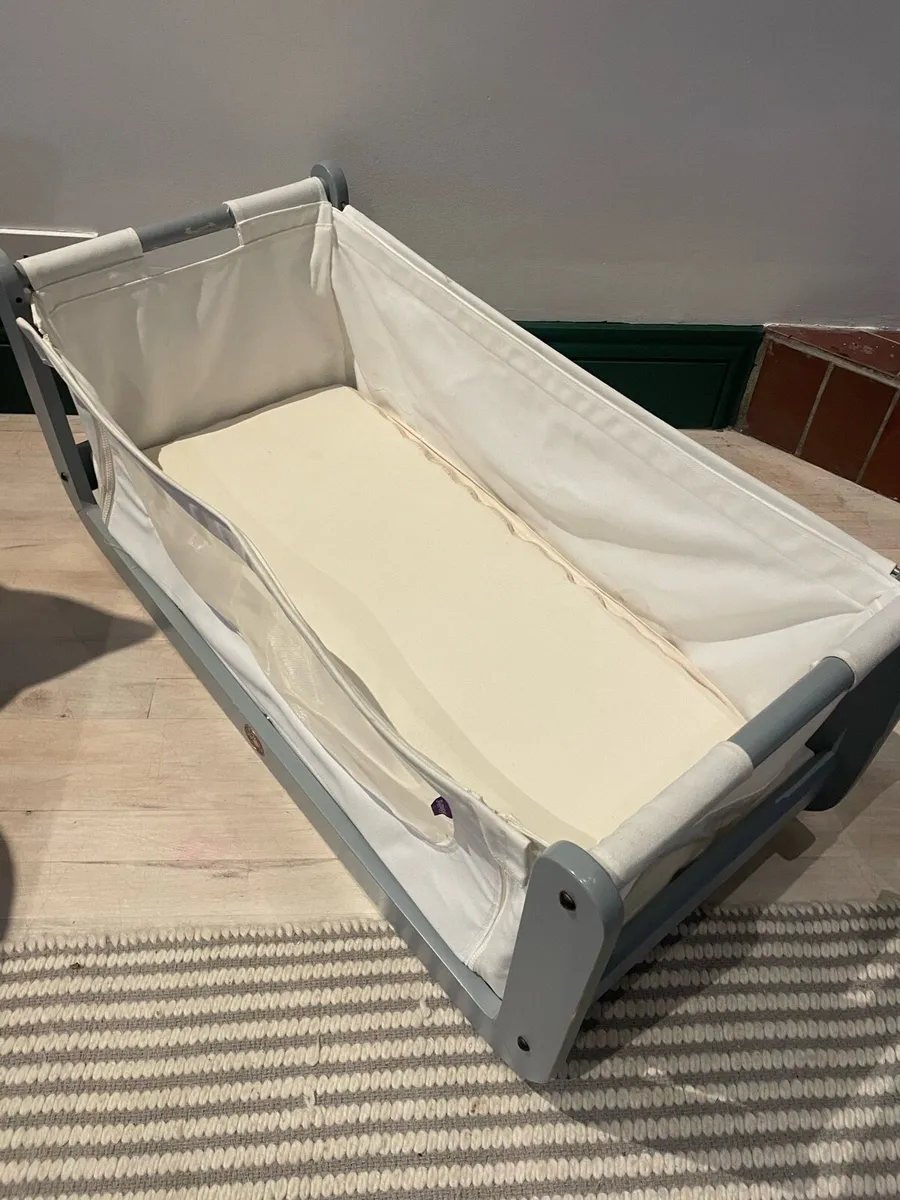 Baby sleep pod and play mats - Image 3