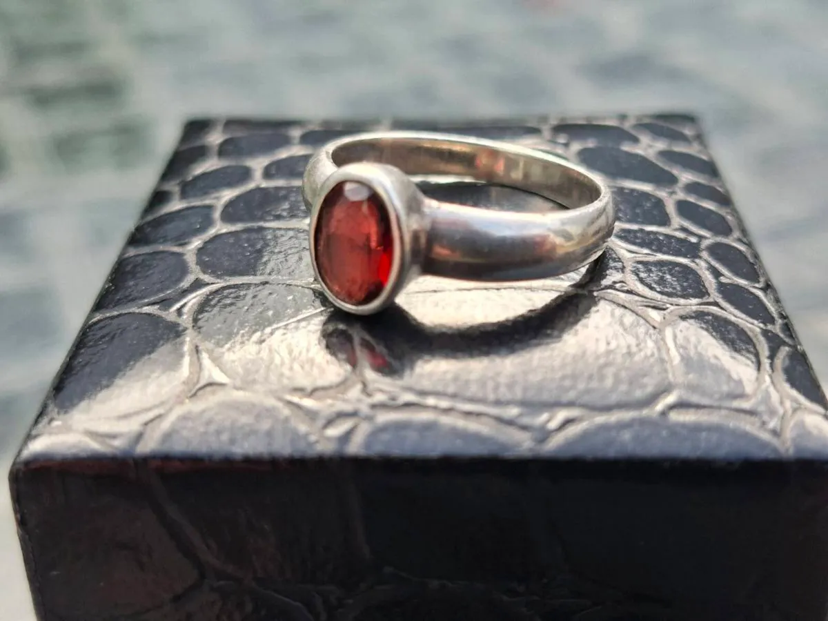 Lovely Vintage Sterling Silver Ring - Image 2