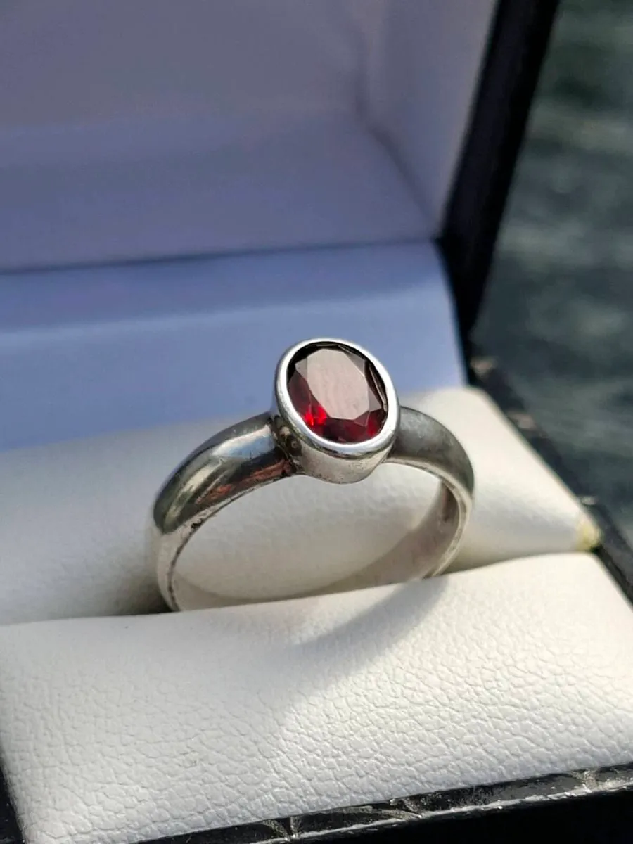 Lovely Vintage Sterling Silver Ring - Image 3