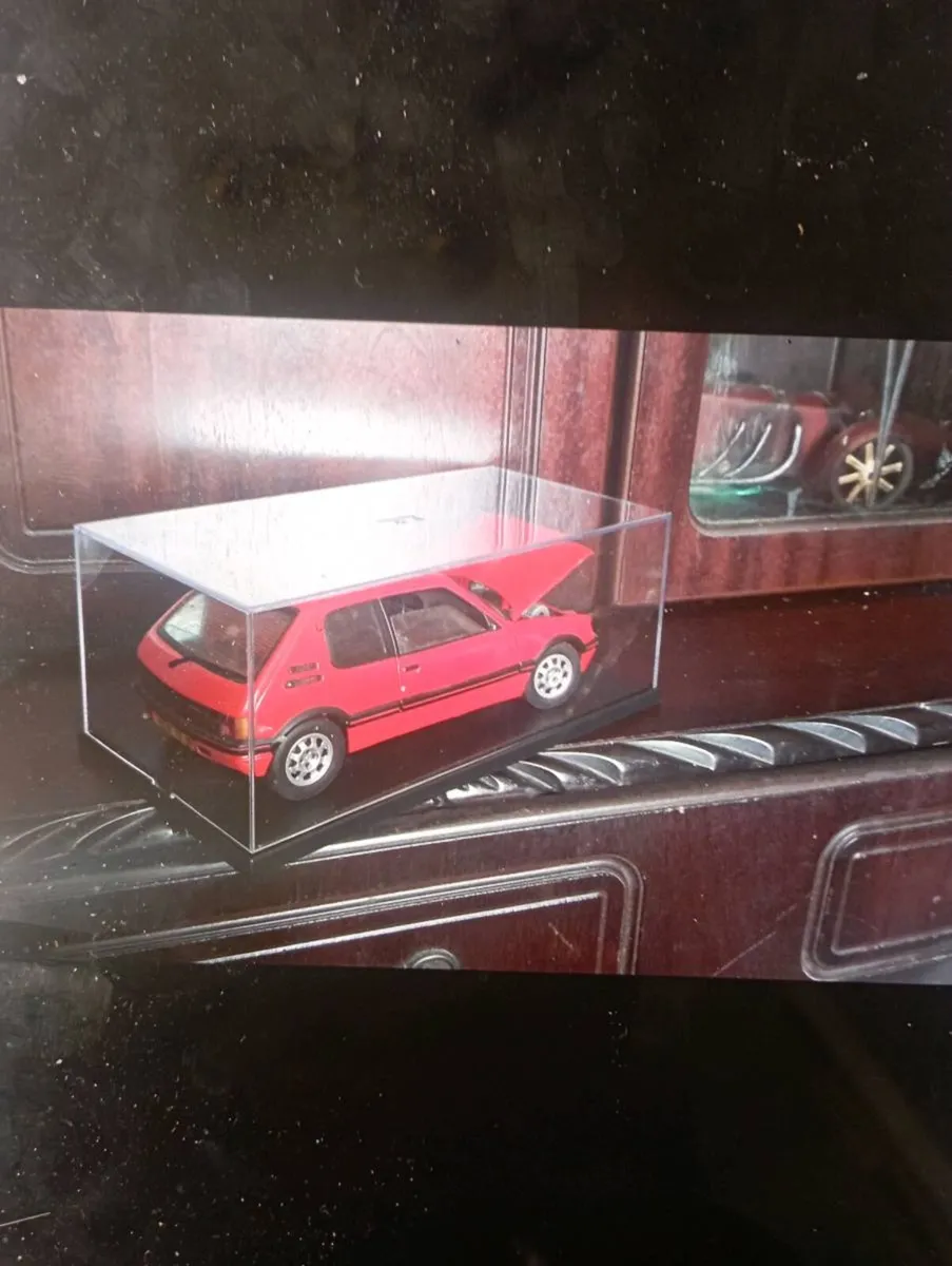 SOLIDO 1-18 SCALE DIE-CAST MODLE PEUGEOT 205. - Image 1