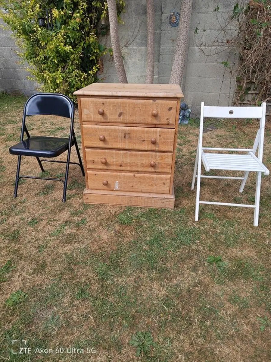 drawer chest & folding chairs