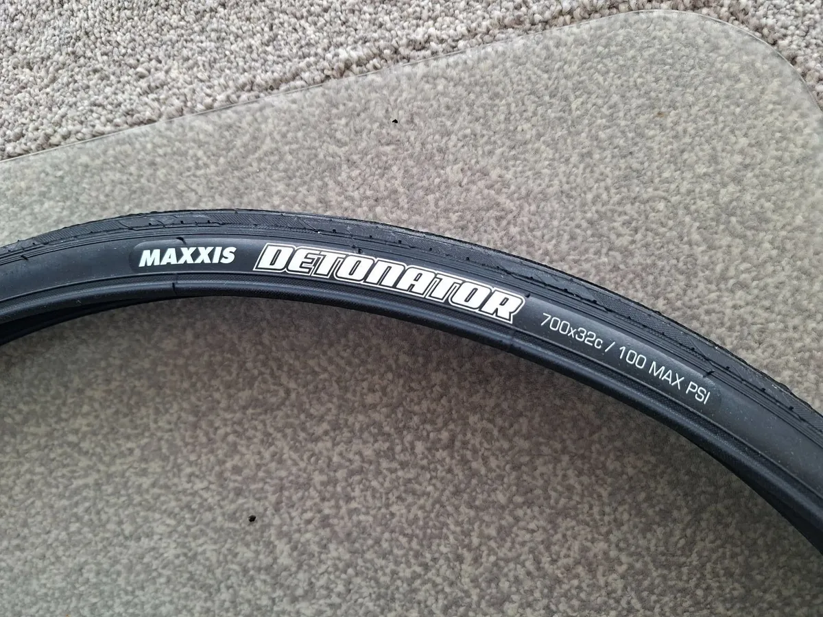 Bike tyres Maxxis  Detonator 700 x 32c - 2 pcs. - Image 1
