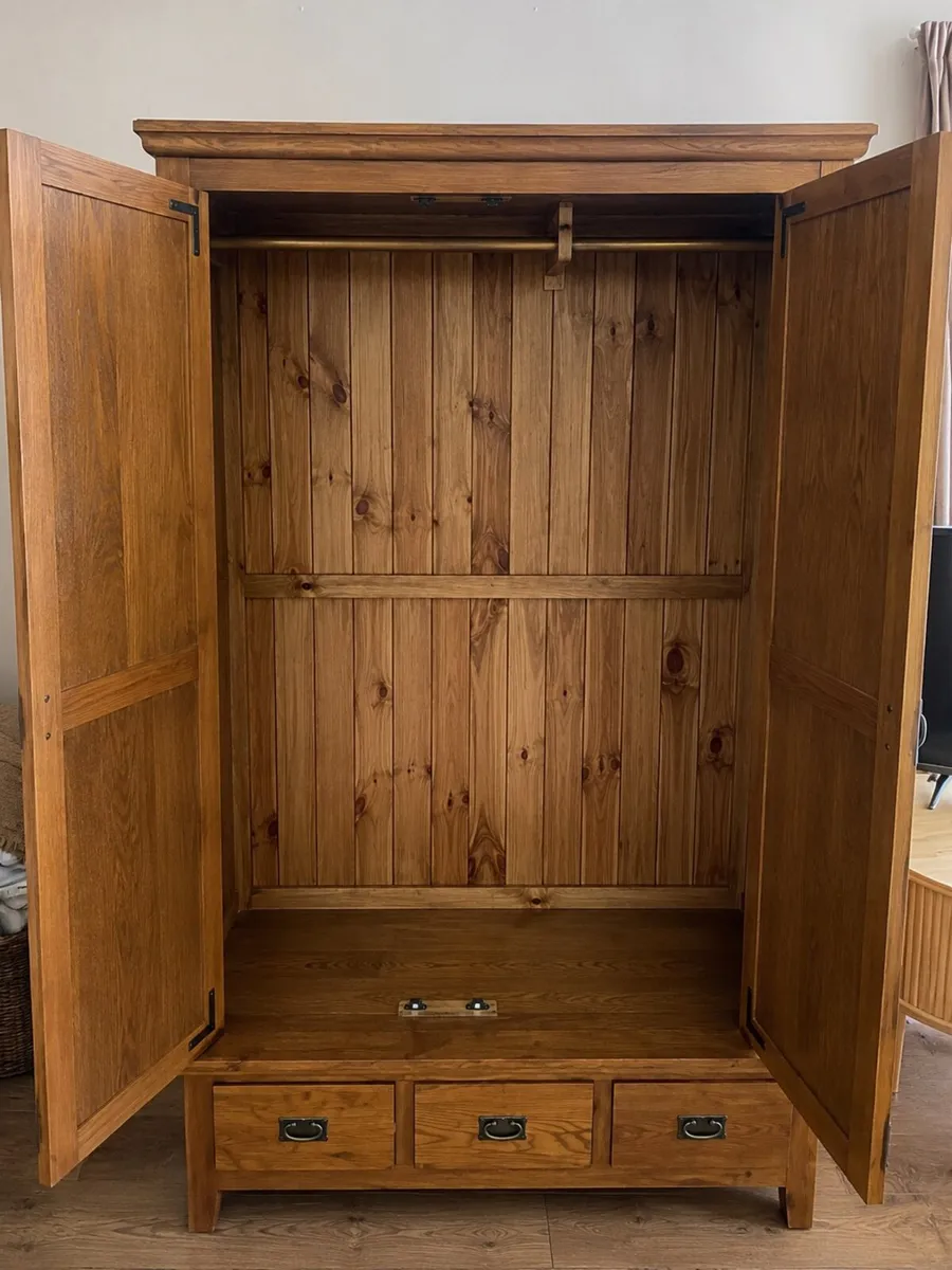 Solid Oak 3 Door Wardrobe with 3 drawers - Image 3