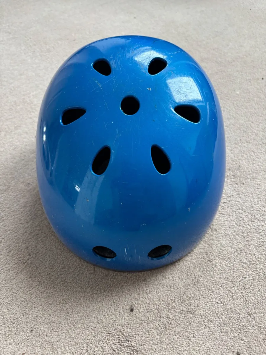 Micro Scooter Helmets - Image 1