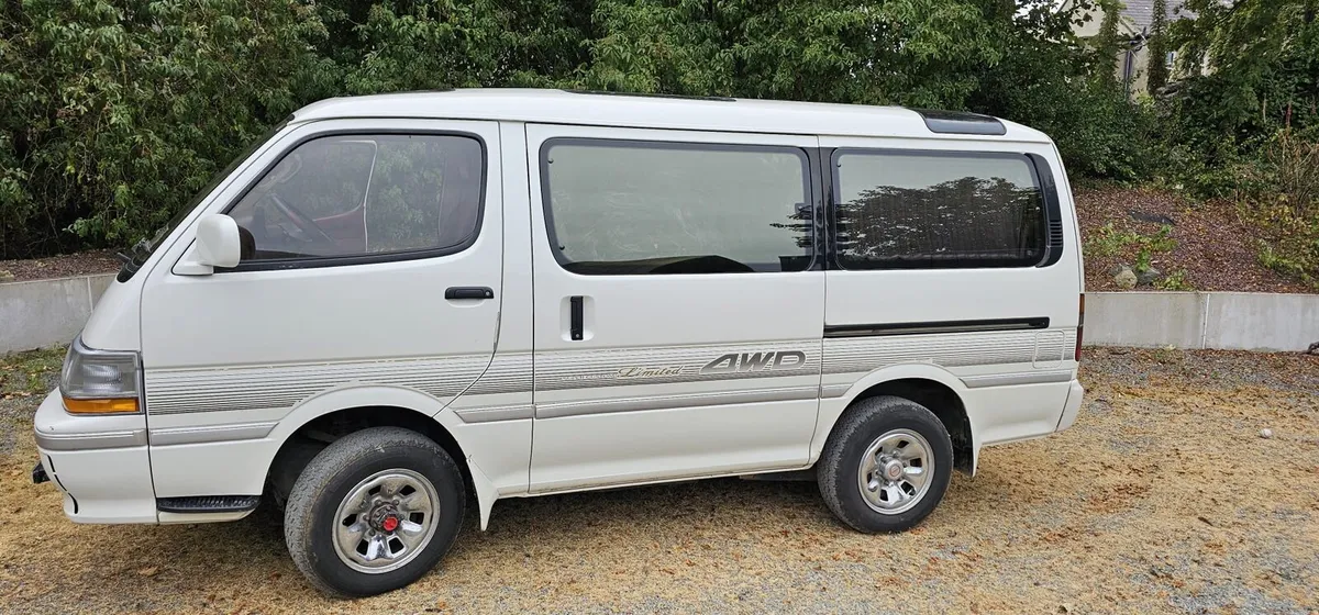 Toyota Hiace Super Custom Limited 4x4 - Image 2