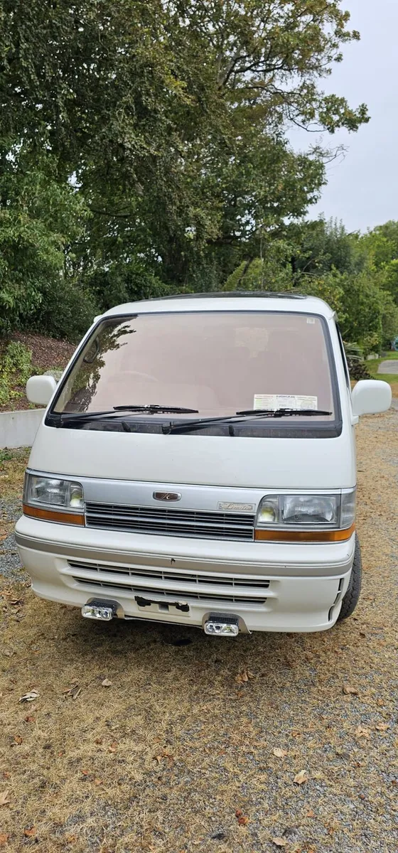 Toyota Hiace Super Custom Limited 4x4 - Image 3