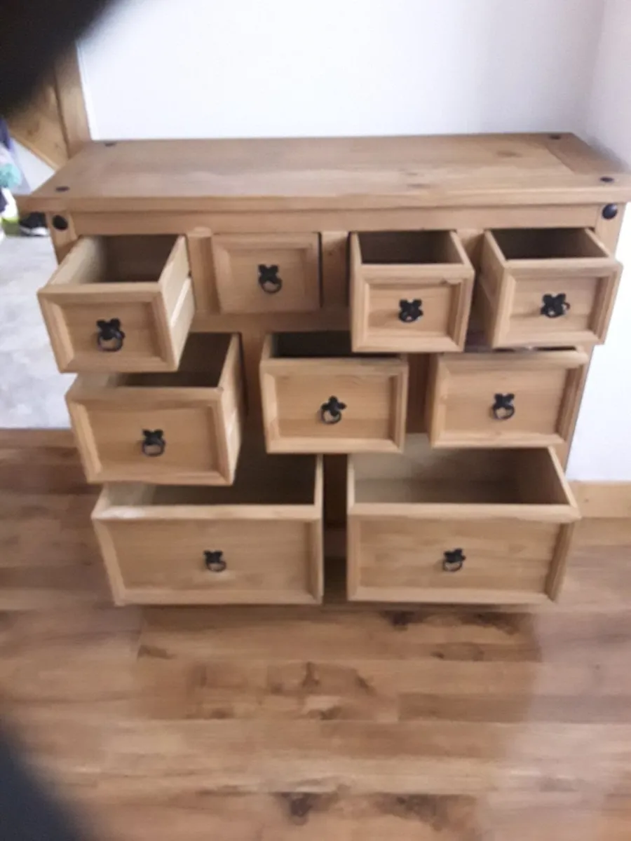Good condition 9 draw Corona Chester drawers - Image 2