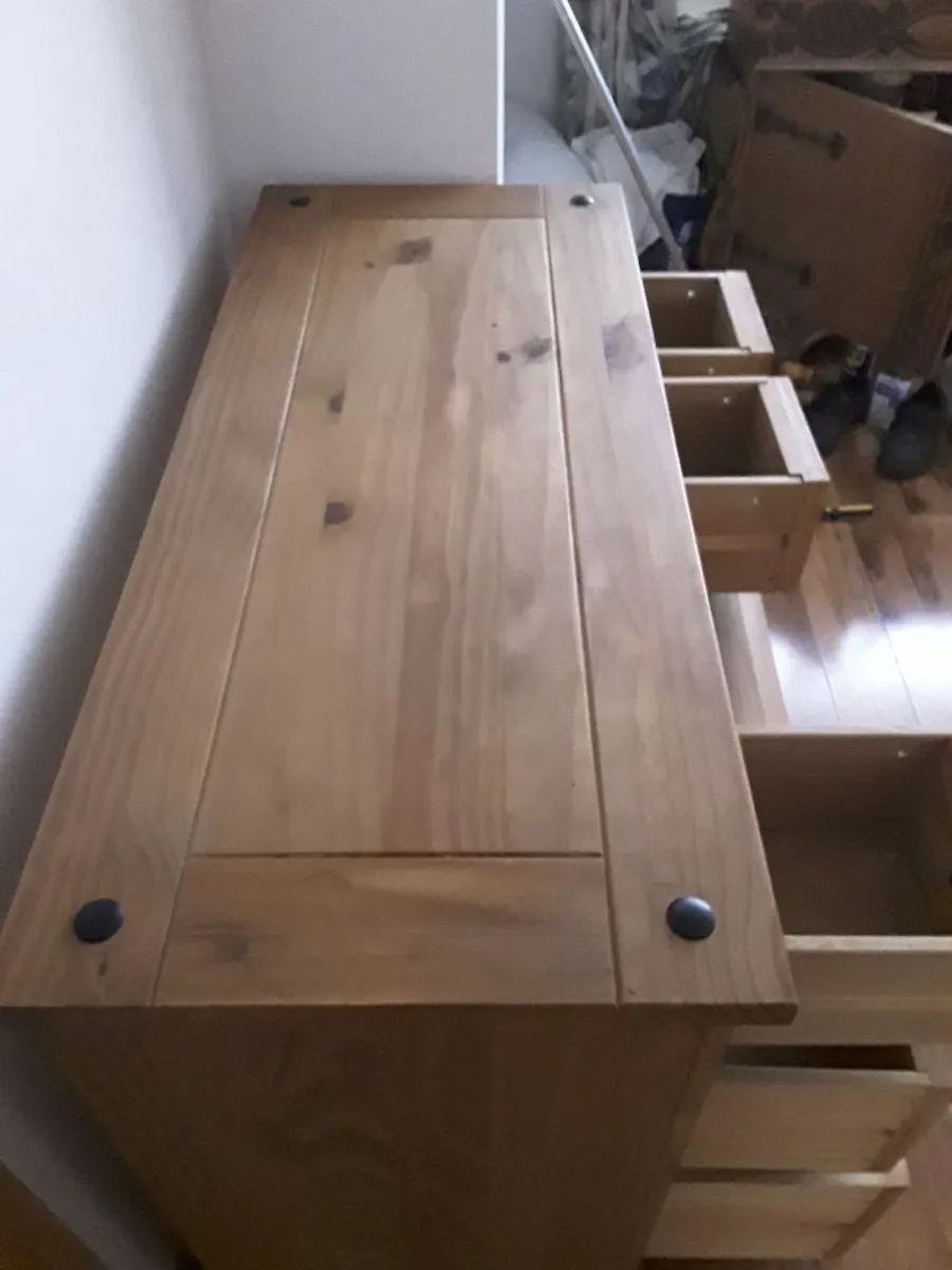 Good condition 9 draw Corona Chester drawers - Image 4