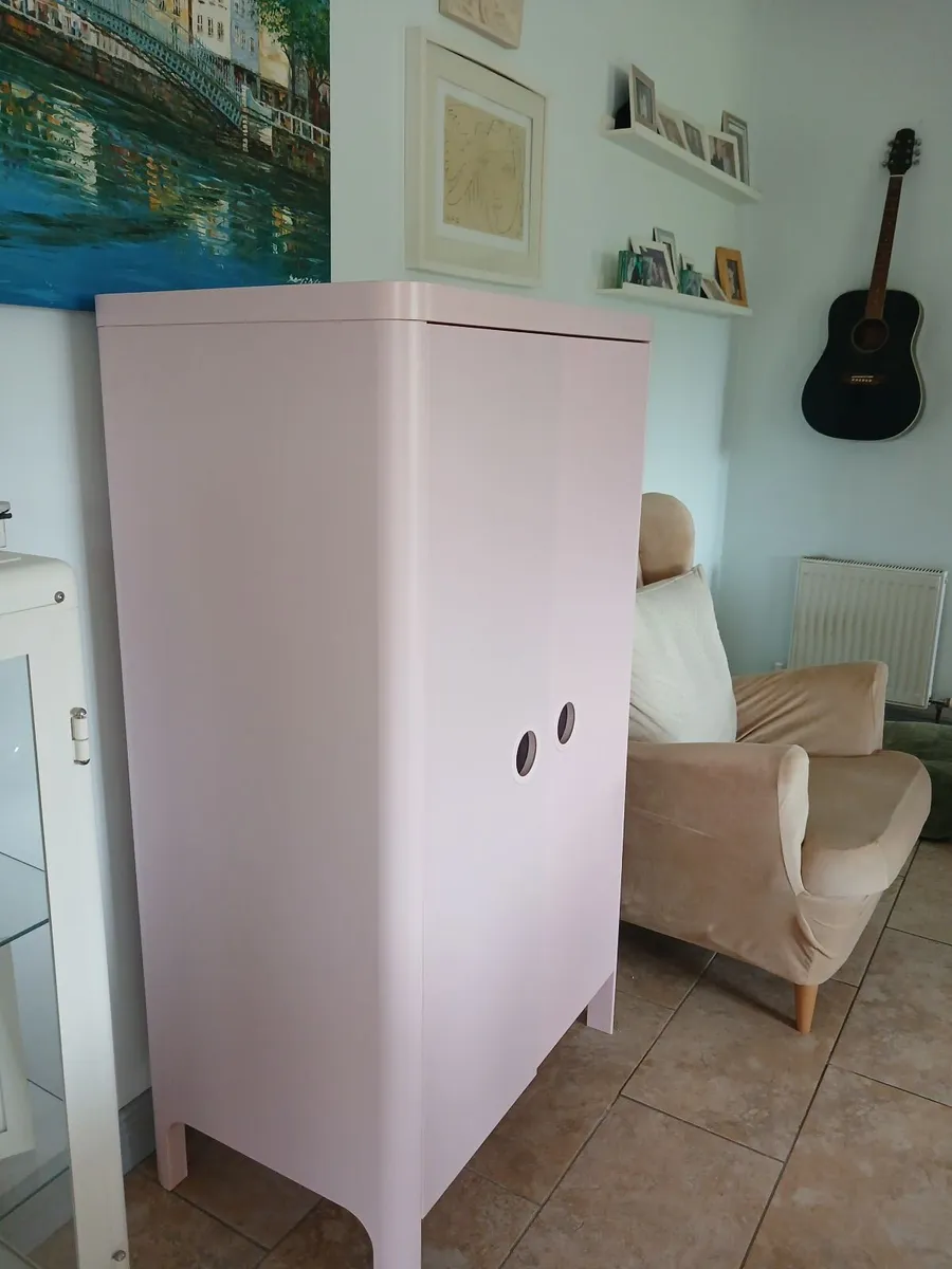 Pink Wardrobe - Image 2