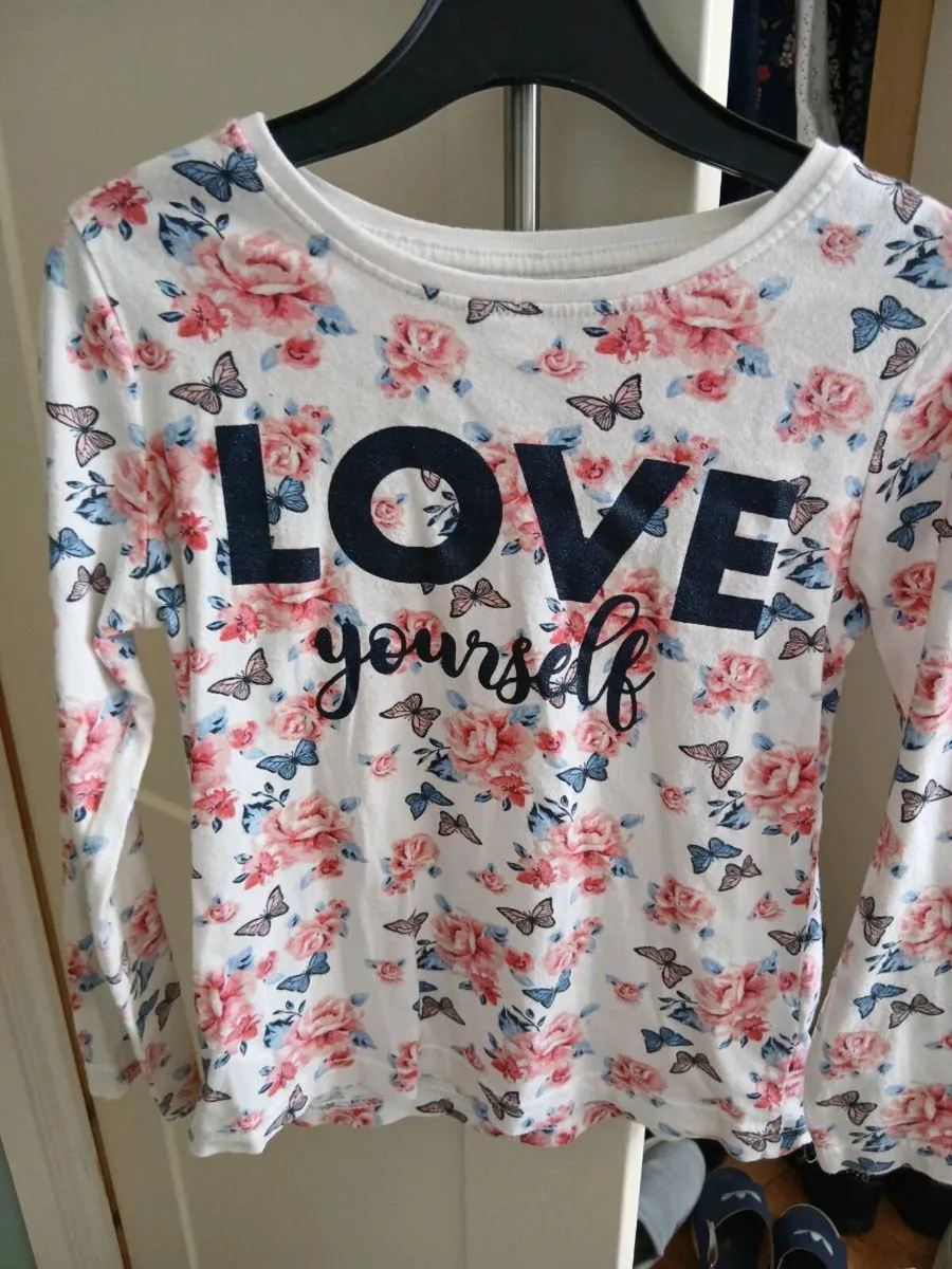 Very Large Bundle of Girls Clothes age 4 to 6yrs - Image 4