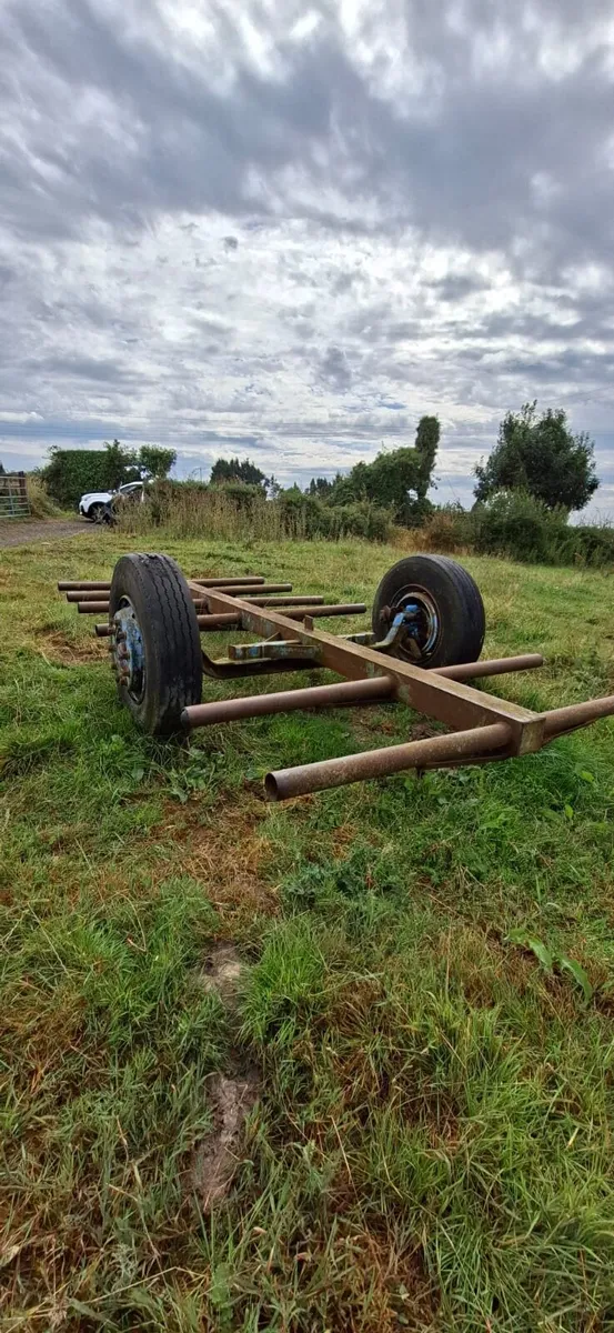 6 Bale Trailer - Image 1