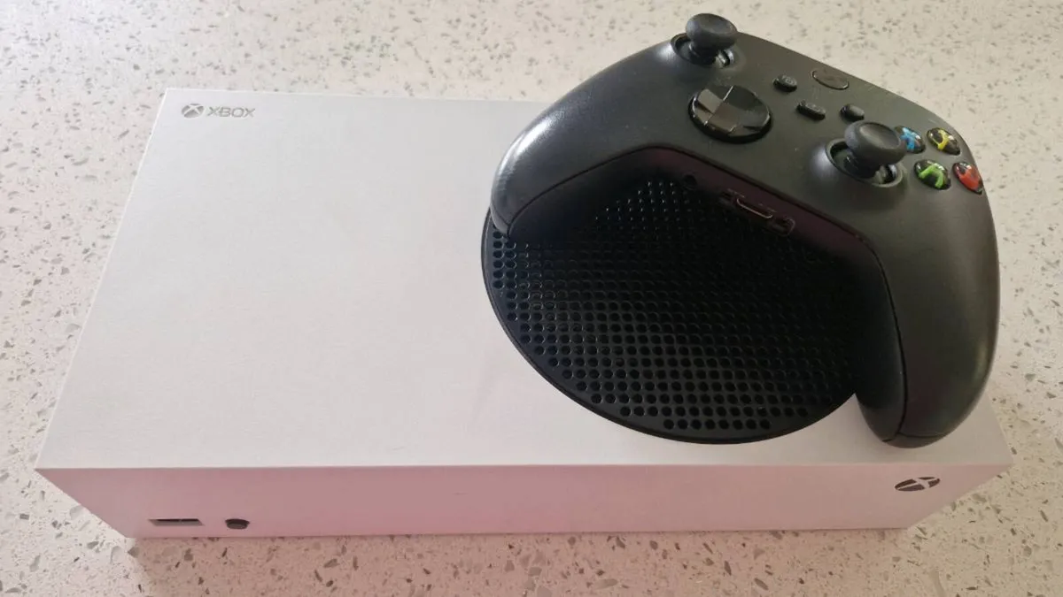 XBox Series S - Image 1