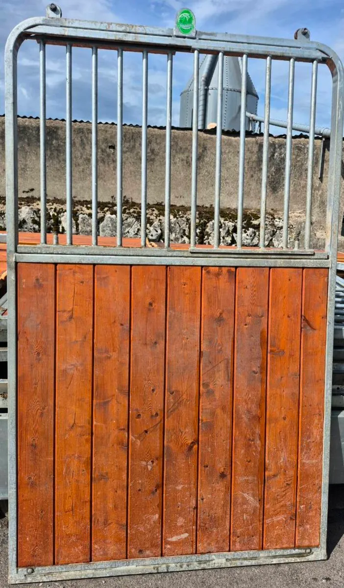 Stable fronts and partitions - Image 2