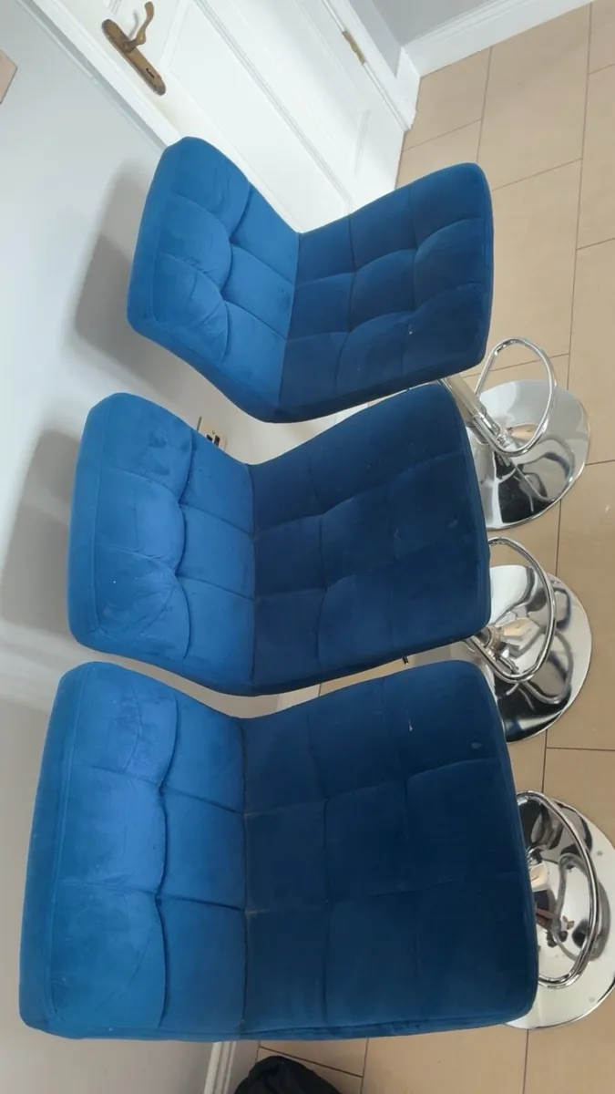 High stools - Image 1