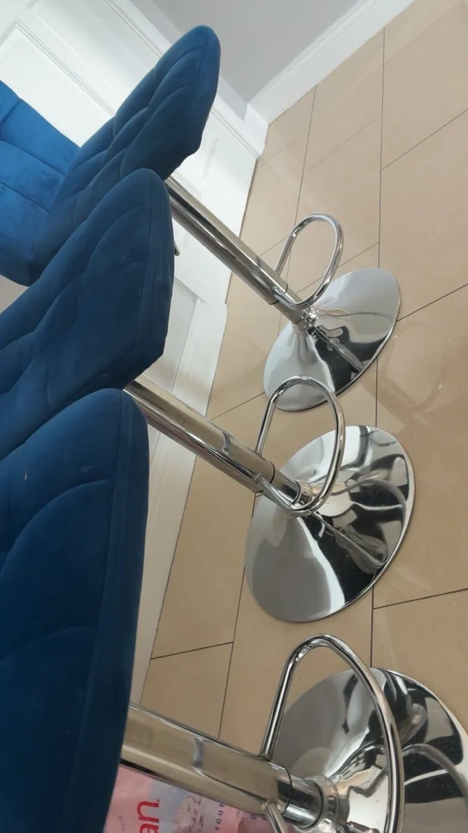 High stools - Image 2