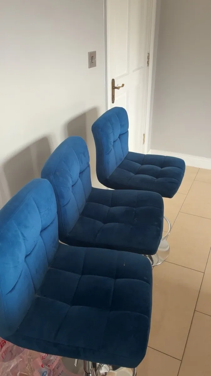 High stools - Image 3