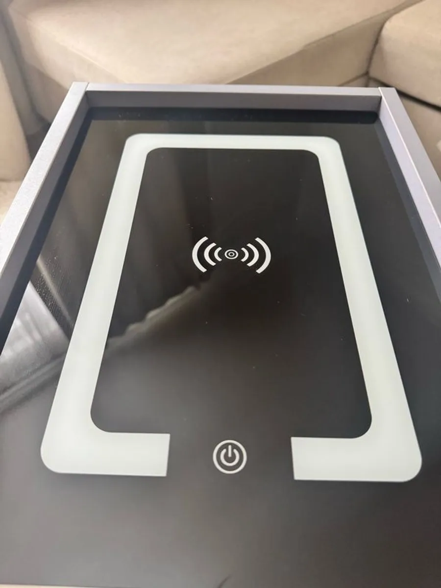 Small Wireless Charging nigstand - Image 4