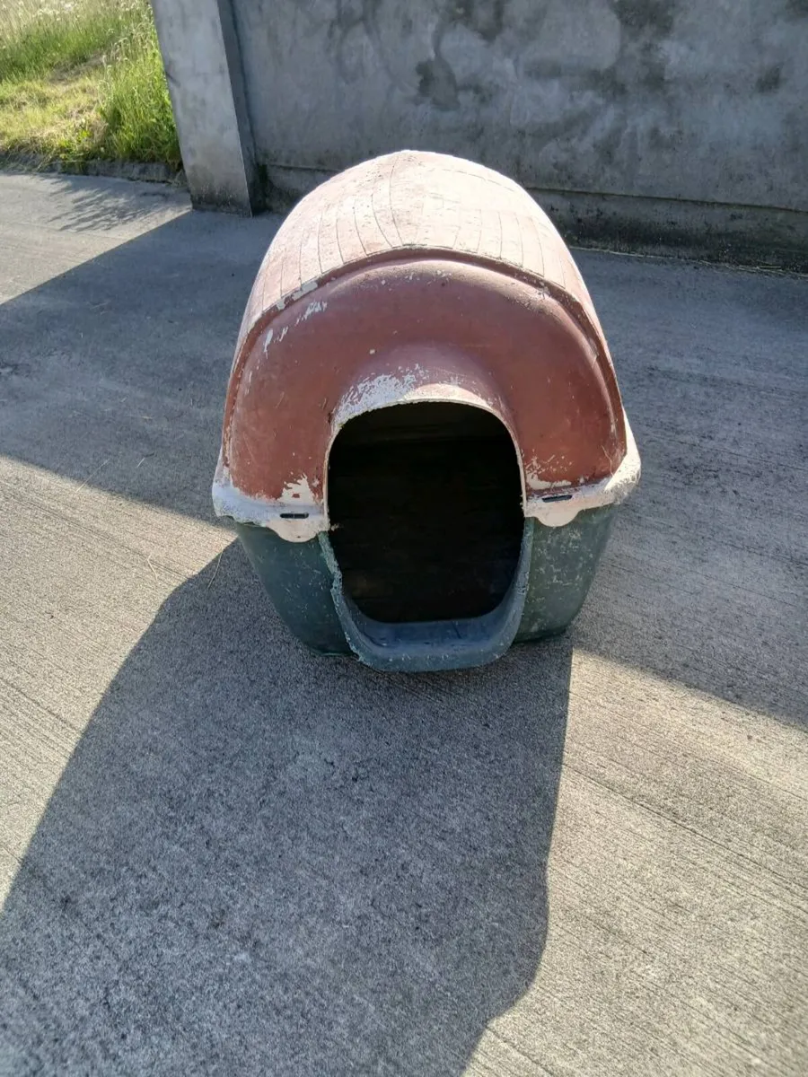 Large Dog House - Image 1