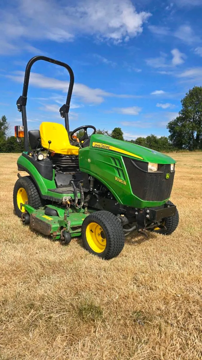 John Deere Compact tractor LOW HOURS - Image 2