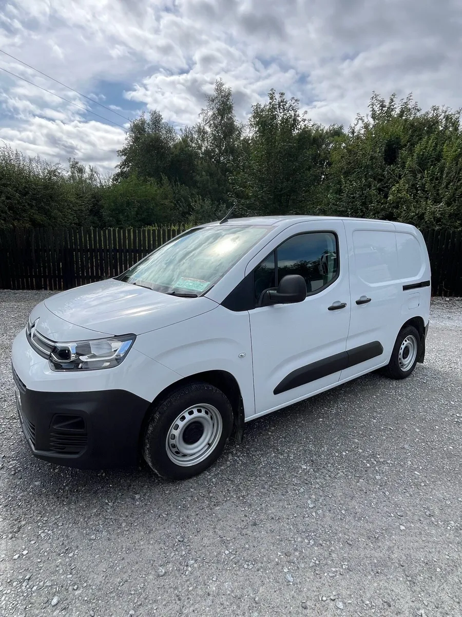 Citreon Berlingo 2024 NO VAT - Image 3
