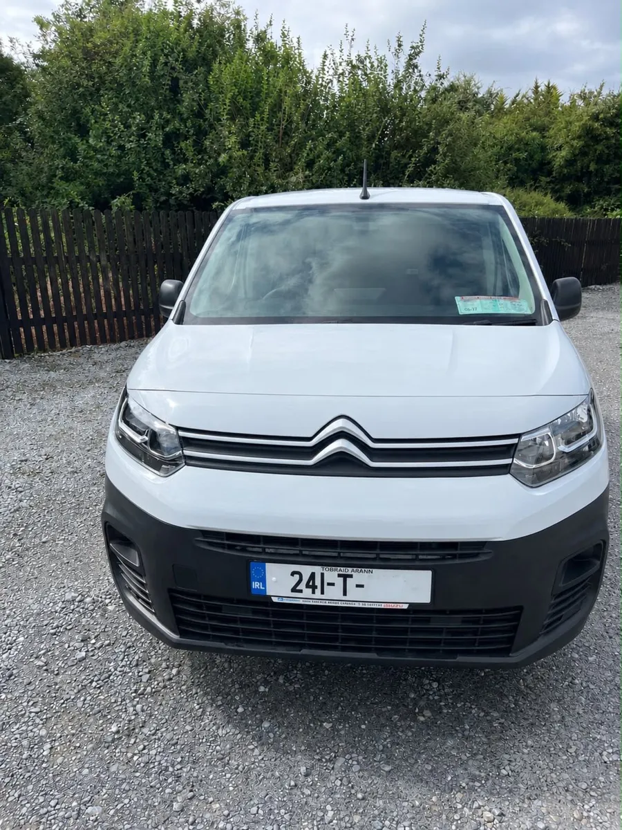 Citreon Berlingo 2024 NO VAT - Image 1