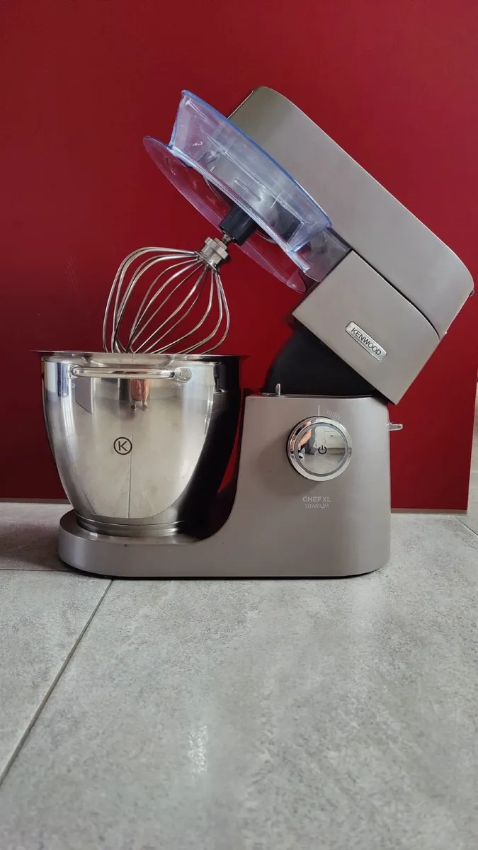 Kenwood Chef XL Titanium 1700W KVL80 - Image 1