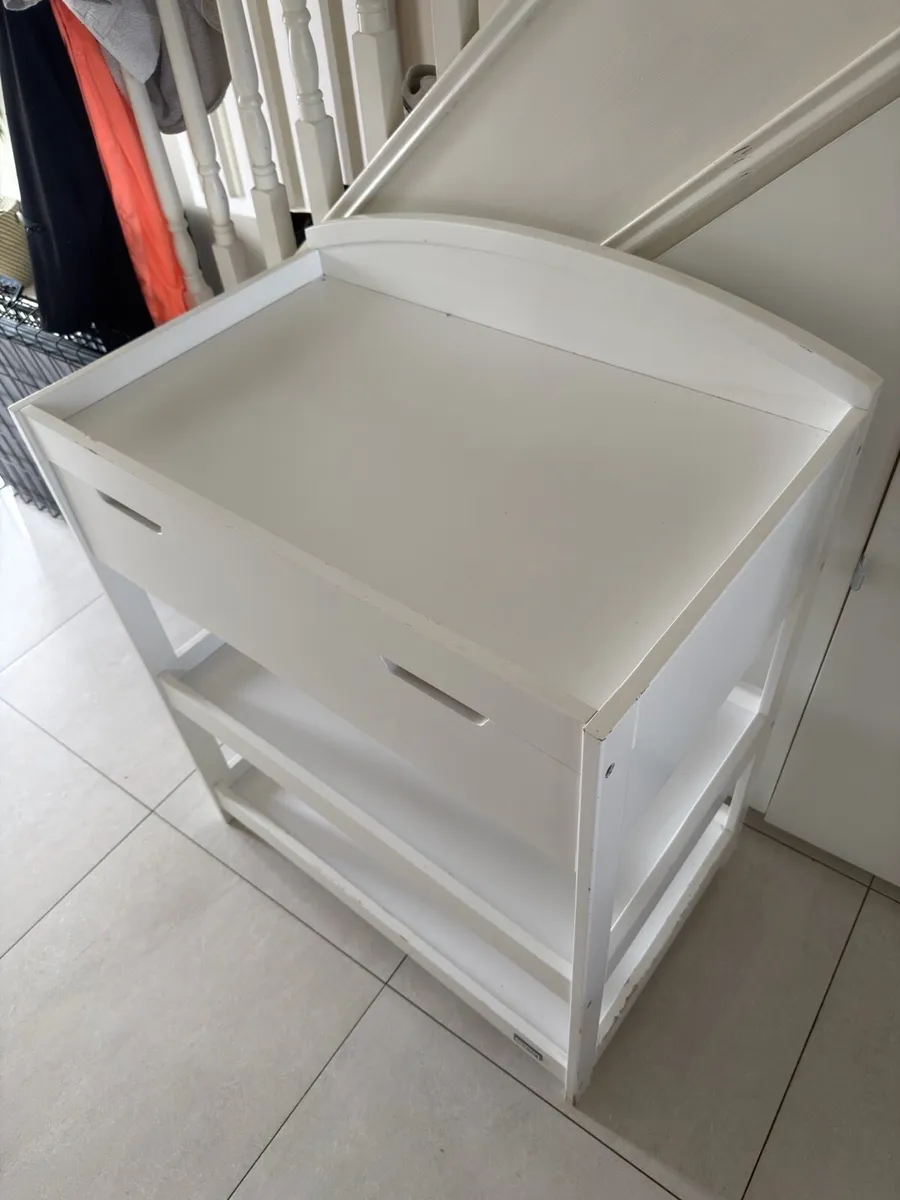 Baby changing table - Image 4