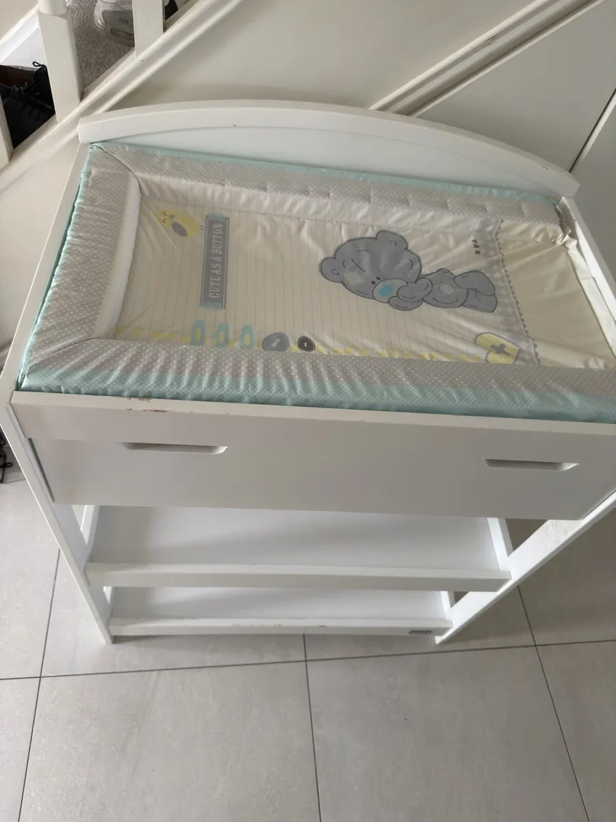 Baby changing table - Image 2
