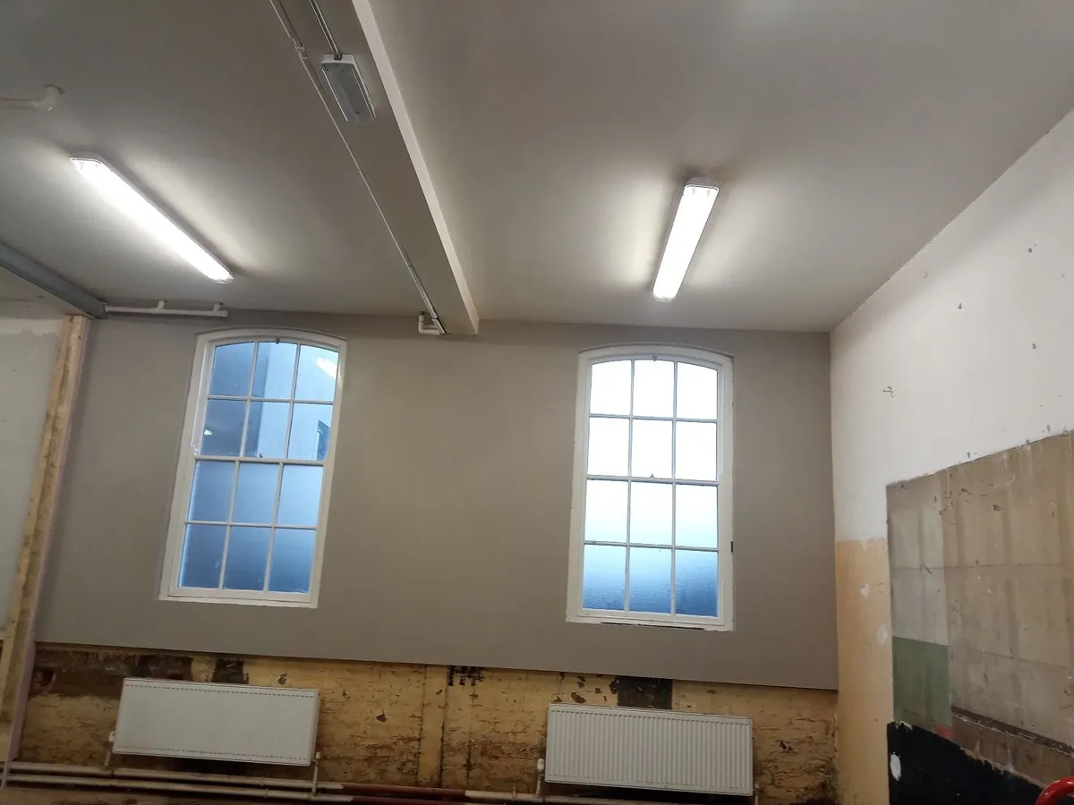 Maintenance and plastering - Image 4