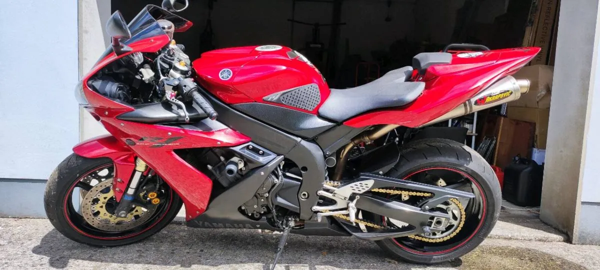 2005 Yamaha r1 - Image 2