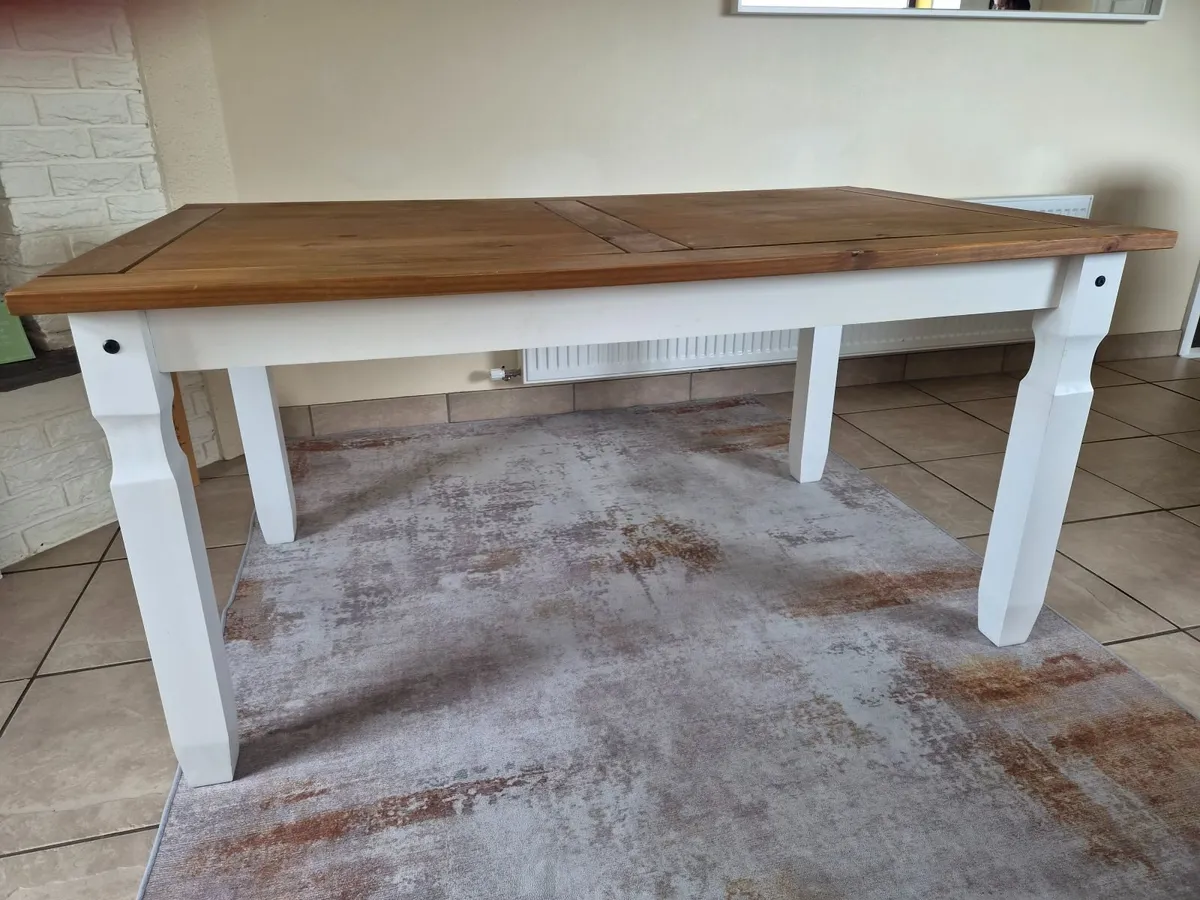 Corona table and 4 chairs - Image 1