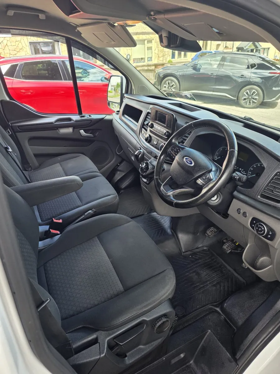 Transit custom LWB - Image 2