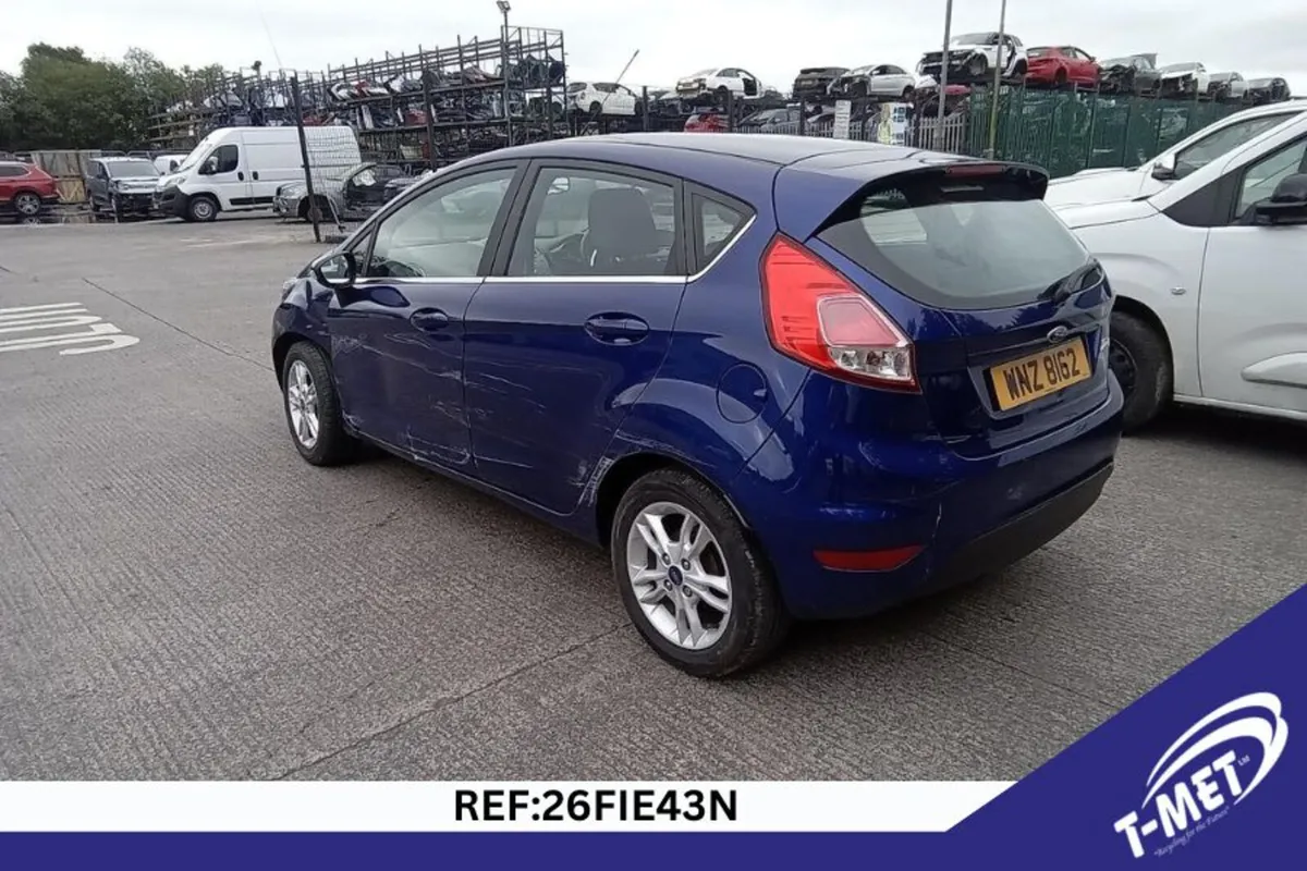 2017 FORD FIESTA BREAKING FOR PARTS - Image 1
