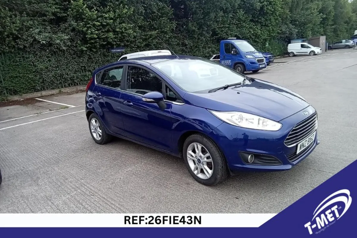 2017 FORD FIESTA BREAKING FOR PARTS - Image 4