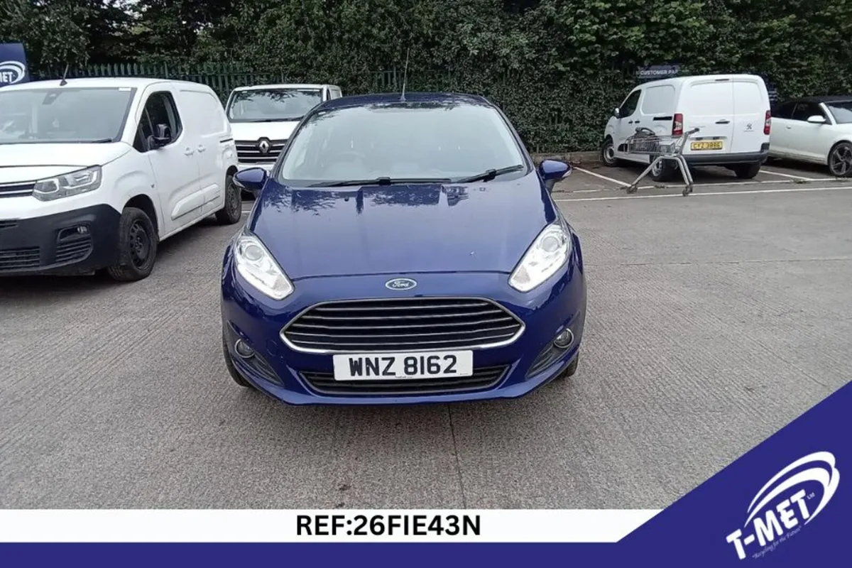 2017 FORD FIESTA BREAKING FOR PARTS - Image 3