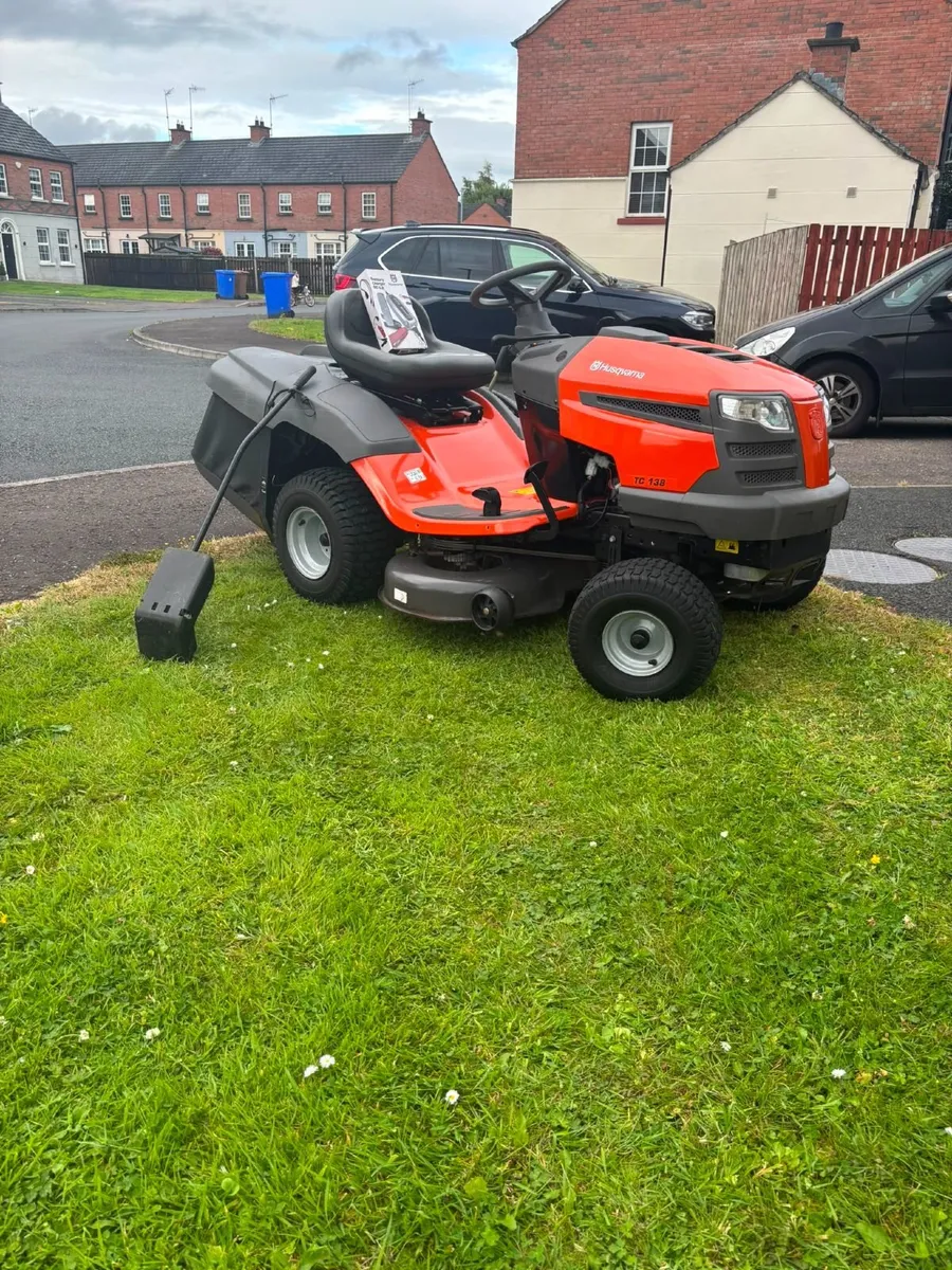 Husqvarna ride on lawnmower - Image 1