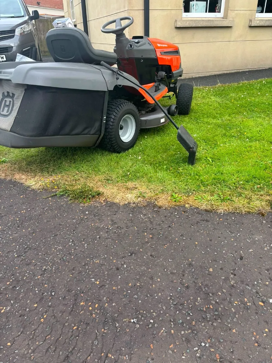 Husqvarna ride on lawnmower - Image 4