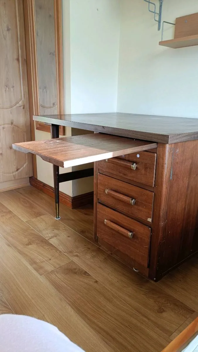office desk - Image 2