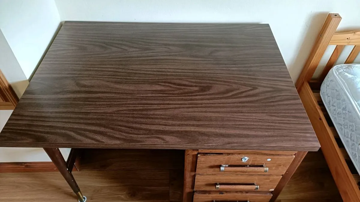 office desk - Image 3