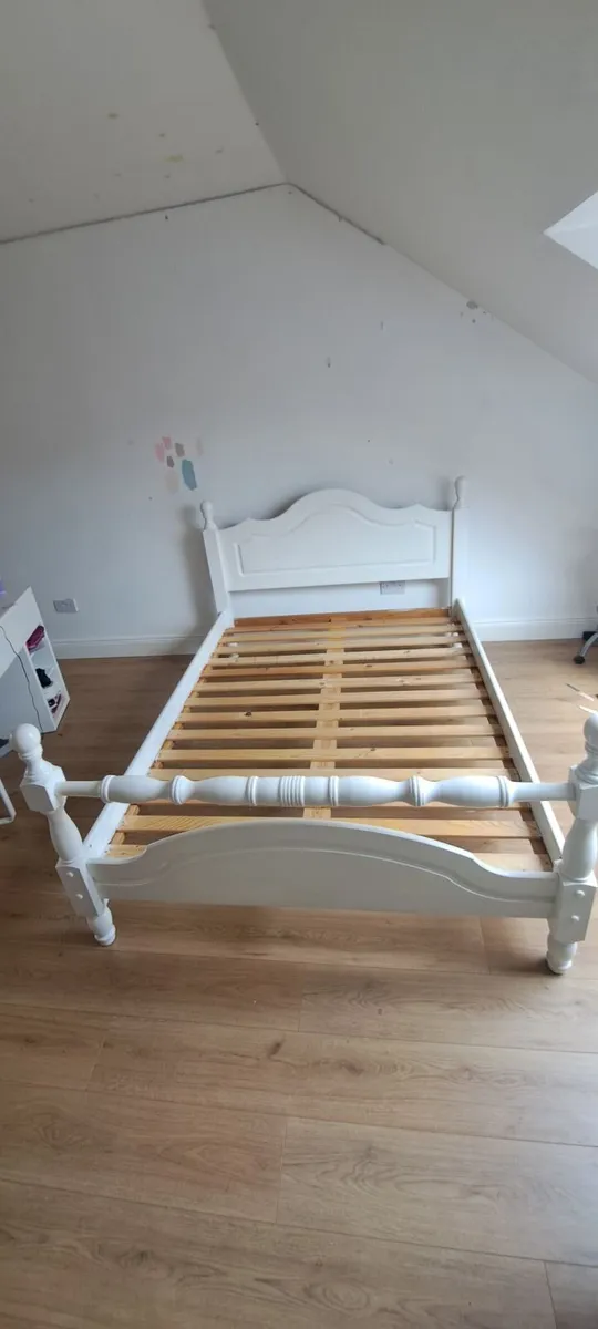 Bed frame - Image 1