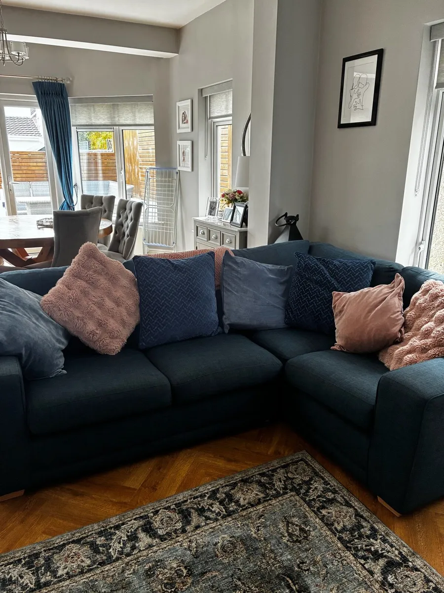 4 seater corner couch - Image 1