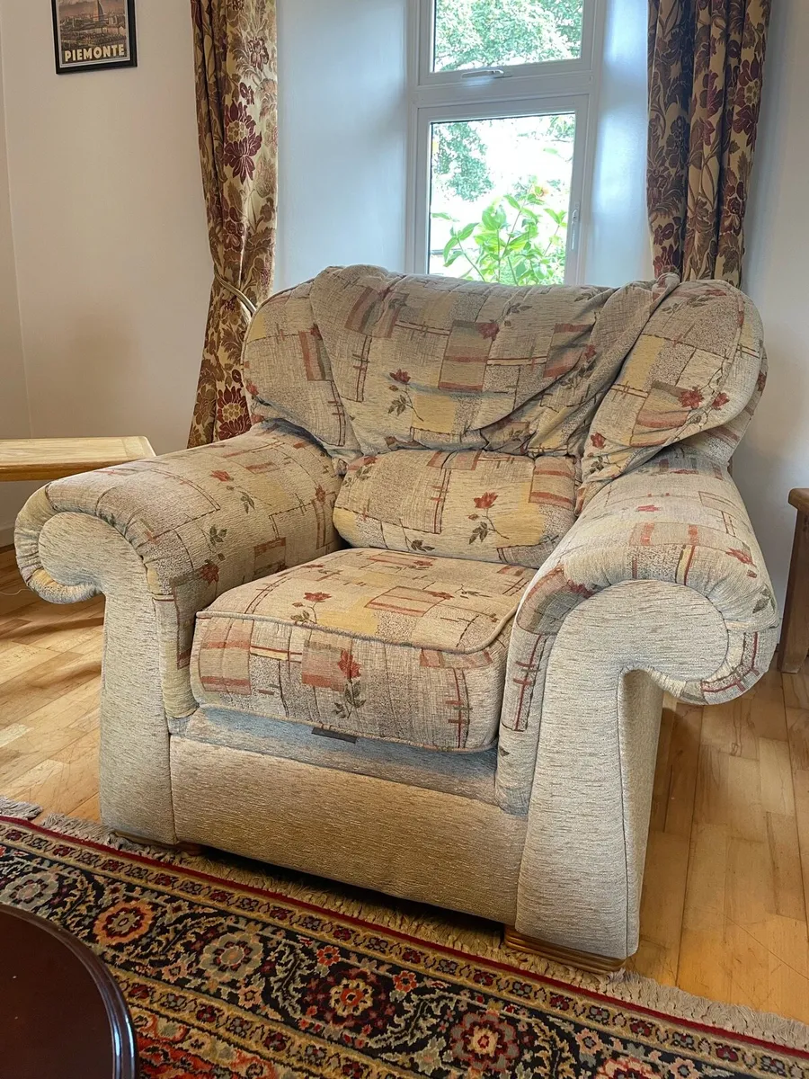 Armchairs and sofa (free, must be collected) - Image 3