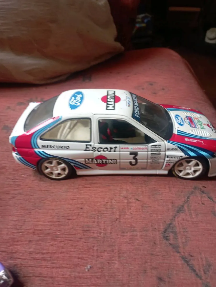 UT GROUP FORD ESCORT RS  DIE-CAST MODLE RALLY CAR - Image 4