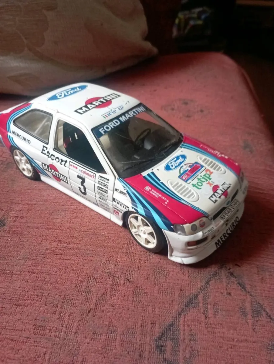 UT GROUP FORD ESCORT RS  DIE-CAST MODLE RALLY CAR - Image 1
