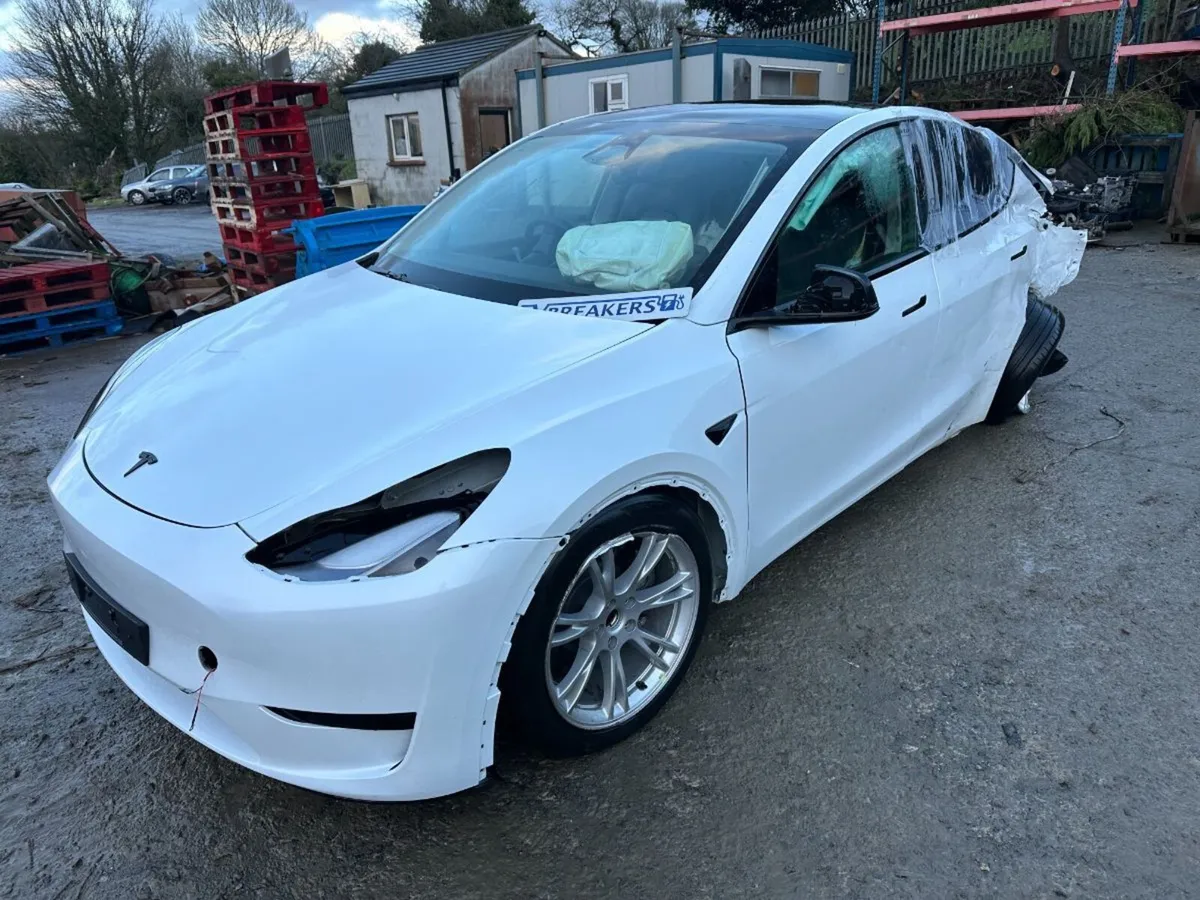 TESLA MODEL Y FOR BREAKING - MULTIPLE IN STOCK - Image 4