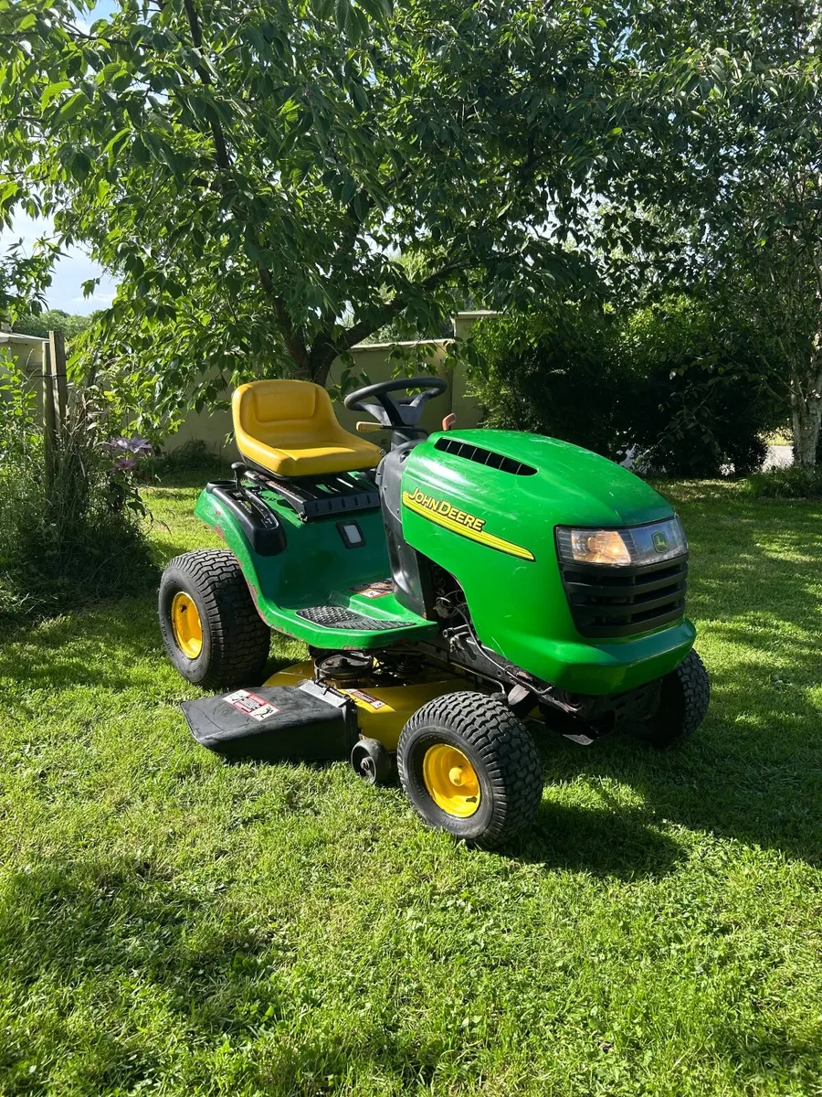 Lawnmower  john deere l100 - Image 1