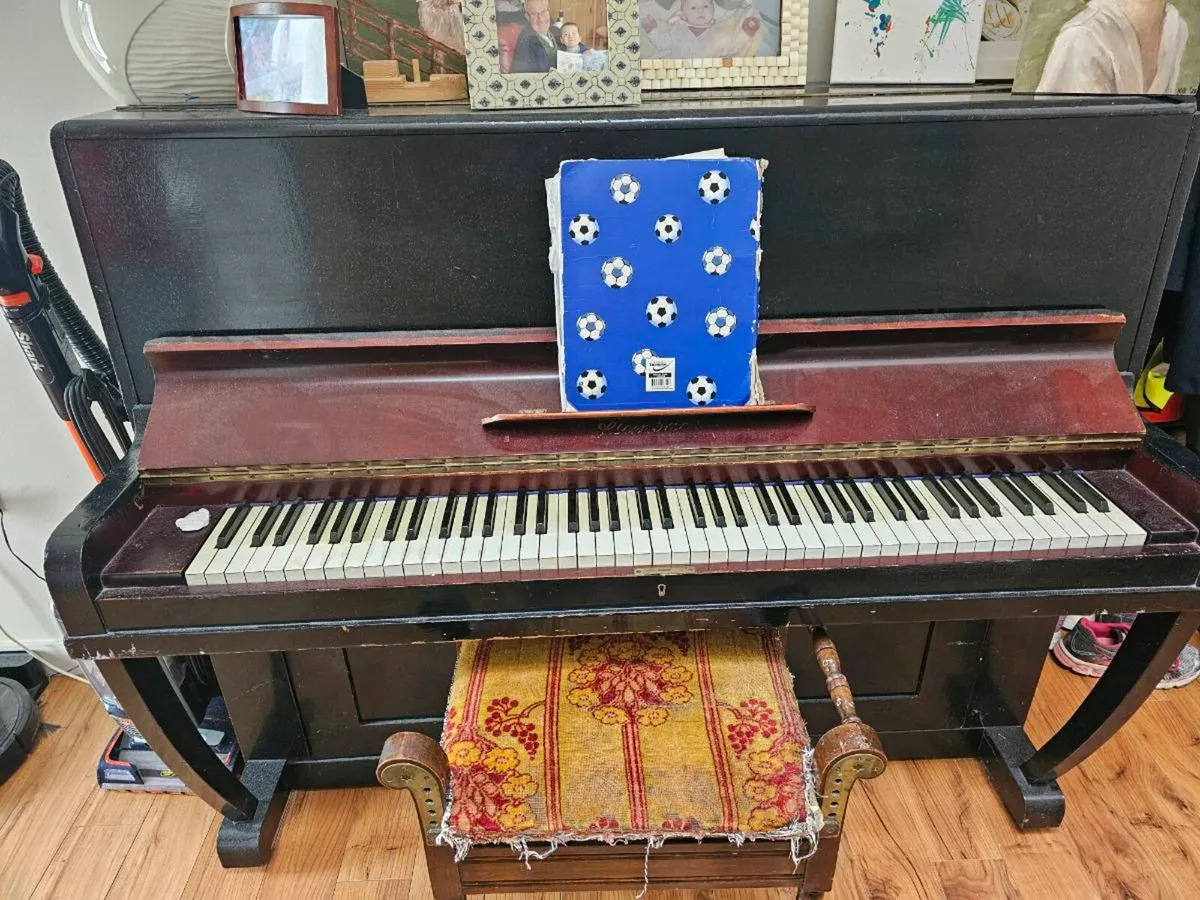 Piano - Image 1