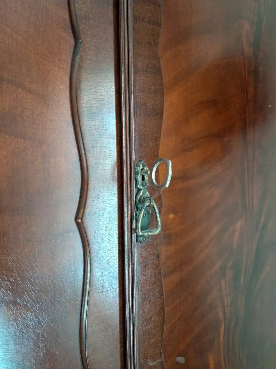 Antique mahogany wardrobe - Image 4