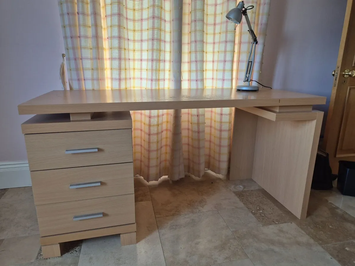desk - Image 1