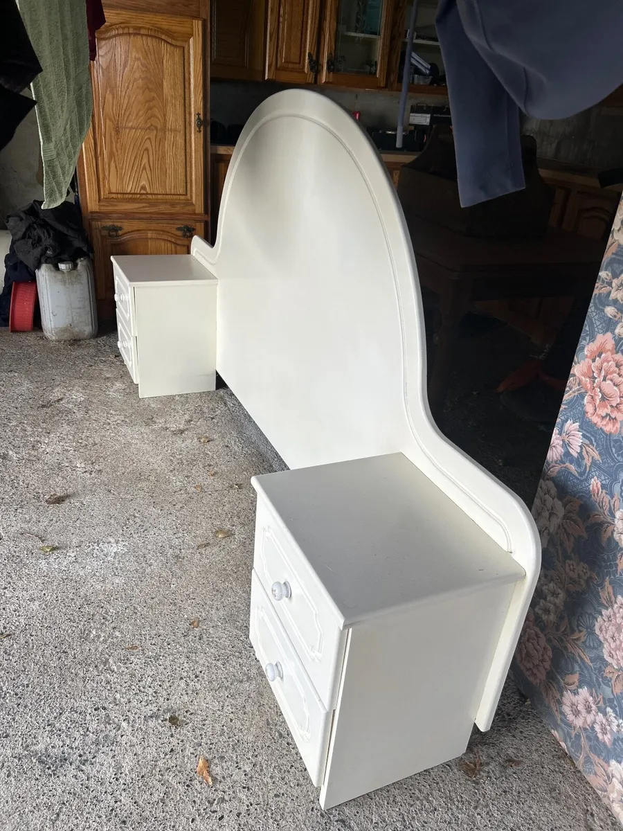 Bedroom furniture - Image 1
